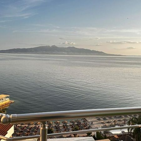 Klager'S Apartament Sarande Bagian luar foto