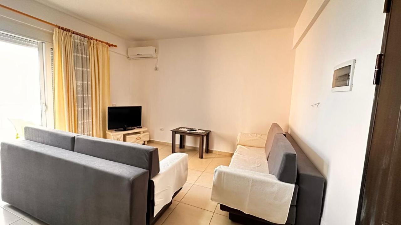 Klager'S Apartament Sarande Bagian luar foto